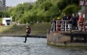 Uebung BF Taucher und Presse Koeln Zoobruecke Rhein P057